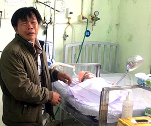 Bé gái sơ sinh bị gãy tay khi vừa chào đời