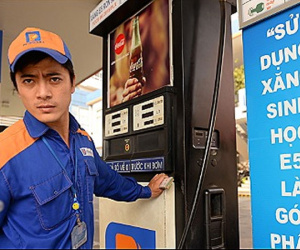 Giá xăng ngày mai có thể tiếp tục giảm sâu