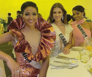 H'Hen Niê tiếp tục 'chặt chém' cả dàn đối thủ tại Miss Universe