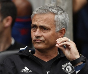 Jose Mourinho lên tiếng 'dè bỉu' chuỗi 19 trận bất bại của Arsenal