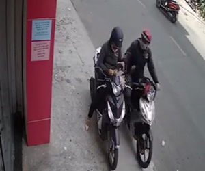 Video: Tên cướp giật nhầm cô gái không sử dụng điện thoại