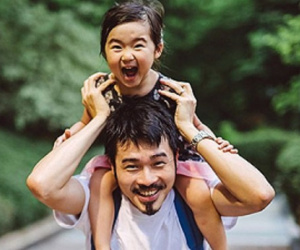 5 ông bố tuổi này mà có 2 con gái thì chẳng khác nào có thần tài trong nhà