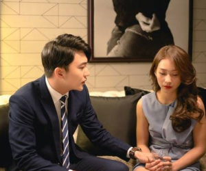 Được người yêu cũ mời đến đám cưới, cô gái bỏ thứ này vào phong bì rồi chọn chiếc đầm đẹp nhất...