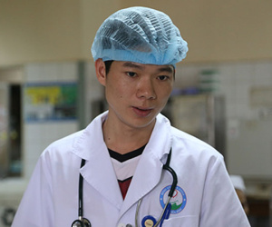 Bác sĩ Hoàng Công Lương bị truy tố đến 10 năm tù