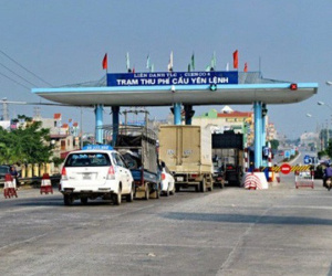 Bị trầm cảm sau sinh, người mẹ trẻ ôm con 5 tháng tuổi đòi nhảy cầu tự tử