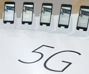 Điện thoại 5G đắt và xấu hơn các model 4G