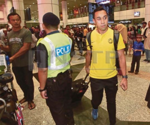 Báo Malaysia so sánh HLV đội nhà với thuyền trưởng Chelsea, cảnh báo Việt Nam về trận chung kết