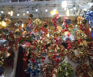 Video: Phố Hàng Mã được trang hoàng rực rỡ bởi đồ trang trí Noel