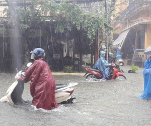 Dự báo thời tiết 10/12: Thêm khí lạnh, miền Bắc rét buốt, miền Trung lo ngập