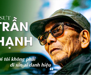 NSƯT Trần Hạnh ngồi bán mũ ở ga Hà Nội: 'Chí Trung xin tiền hộ, tôi chẳng biết nói sao'