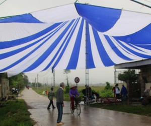 Gia đình cầu thủ Phan Văn Đức dựng rạp, mổ lợn thết đãi người hâm mộ đến xem trận chung kết AFF Cup 2018