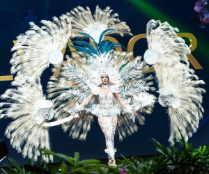Ngoài 'Bánh Mì' của H'Hen Niê, Miss Universe 2018 còn nhiều bộ trang phục dân tộc gây choáng ngợp như thế này