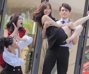 'Gái già lắm chiêu 2' có gì ngoài cảnh nóng, trai đẹp khoe thân?