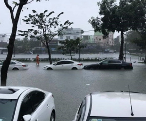 Mưa lũ kinh hoàng ở miền Trung: Vì sao ngành khí tượng 'gặp khó'?