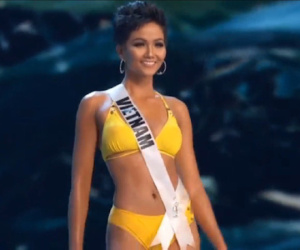 Bán kết Miss Universe 2018: Đại diện Việt Nam - H'Hen Niê khoe vóc dáng nóng bỏng đầy tự tin