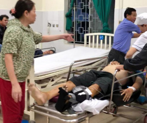 Lật xe khách ở Quảng Ngãi khiến 8 người bị thương