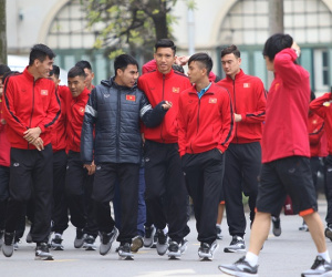Đội tuyển Việt Nam đi bộ, thả lỏng trước trận chung kết AFF Cup