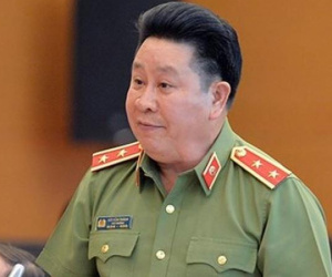 Hơi ấm từ bàn tay người chỉ huy và lời hối hận muộn màng của kẻ thủ ác