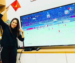 Màn đi bão bằng 'siêu xe' có 1-0-2 của Mỹ Tâm