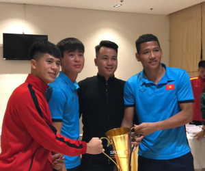 Vô địch, nhưng Tuyển Việt Nam chỉ được nhận bản mini của cúp vàng AFF Cup