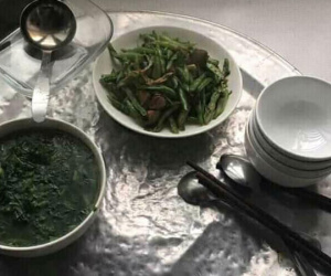 Những mâm cơm sau cơn 'bão vô địch' khiến dân mạng cười chảy nước mắt