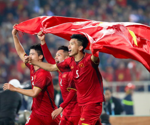 Việt Nam bỏ xa Thái Lan trên bảng xếp hạng FIFA sau AFF Cup