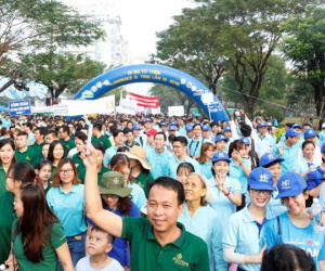 'Bước chân chia sẻ' tiếp sức cho người nghèo