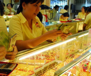 Giá vàng hôm nay 18/12: USD tăng trở lại ép vàng giảm sâu