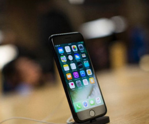 iPhone tương lai có thể trang bị công nghệ Face ID và Touch ID