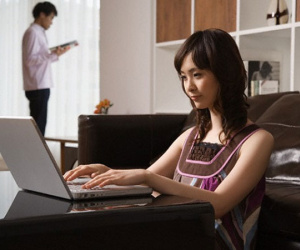 Tái mặt vì vợ đột nhập trang cá nhân, khoe 'năng lực giường chiếu' với nữ đồng nghiệp
