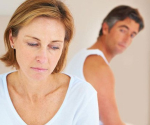 Tình 'chị - em': Chuyên gia lý giải những rào cản về 'chuyện ấy'