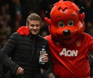 CHÍNH THỨC: Ole Gunnar Solskjaer trở thành HLV tạm quyền của MU