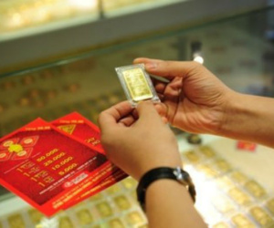 Giá vàng hôm nay 20/12: Tăng liên tục, chạm đỉnh 5 tháng