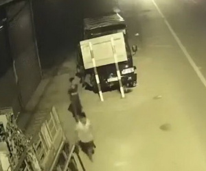 Hai thiếu niên 13 tuổi trộm xe tải, gây tai nạn khi tẩu thoát