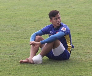 ĐTVN ngày đầu luyện tập cho Asian Cup 2019: Quế Ngọc Hải tập riêng, Trọng Hoàng và HLV thể lực vắng mặt