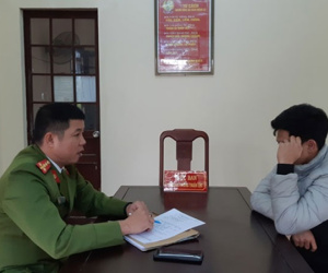 Nam thanh niên trộm điện thoại mới của người yêu