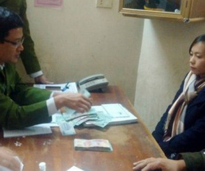 Nhặt được 100 triệu đồng, nhân viên cấp dưỡng Phòng CSCĐ tìm người đánh rơi
