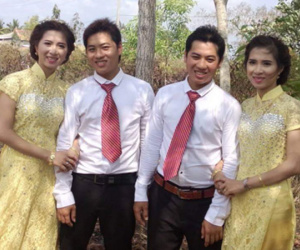 Anh em sinh đôi lấy chị em sinh đôi ở Cà Mau đẻ con giống nhau