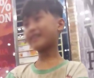 Câu chuyện về 6 đứa trẻ lang thang ăn vội miếng gà rán thừa và cách hành xử lễ phép khiến nhiều người thương cảm