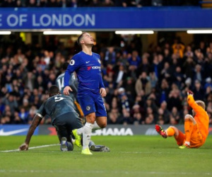 Clip: Hàng công vô duyên, Chelsea ôm hận ngay trên sân nhà