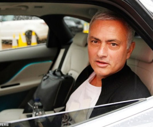 Jose Mourinho sốc nặng khi nhận quyết định sa thải từ PCT Ed Woodward