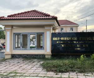 Khai trừ Đảng bí thư thị trấn tự ý đi nước ngoài nhiều lần