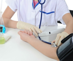 Người bệnh tăng huyết áp có phải kiêng... yêu?