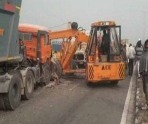 Tai nạn liên hoàn 50 xe trong sương mù dày đặc làm 8 người thiệt mạng