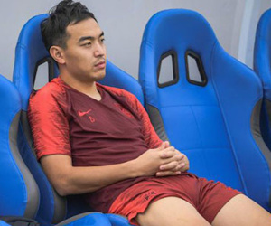 Hậu vệ Trung Quốc đổ lỗi trận thua Iraq cho trái bóng mới