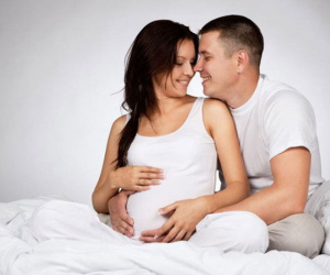 Hùng hổ bước vào phòng sinh cùng vợ ấy thế mà lúc vợ sinh thì chồng tôi lăn ra ngất