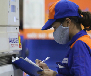 Doanh nghiệp muốn giá xăng điều chỉnh cùng ngày tăng thuế môi trường