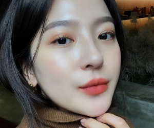 Muốn trông trẻ hơn 10 tuổi, nàng công sở hãy thử ngay bí kíp đánh kem nền đơn giản này