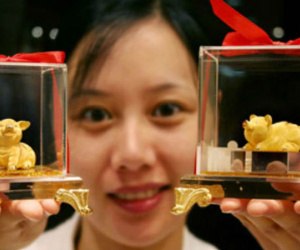 Giá vàng hôm nay 29/12: Tiếp tục đi lên trước nhiều bất ổn