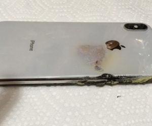 iPhone Xs Max bốc khói trong túi quần